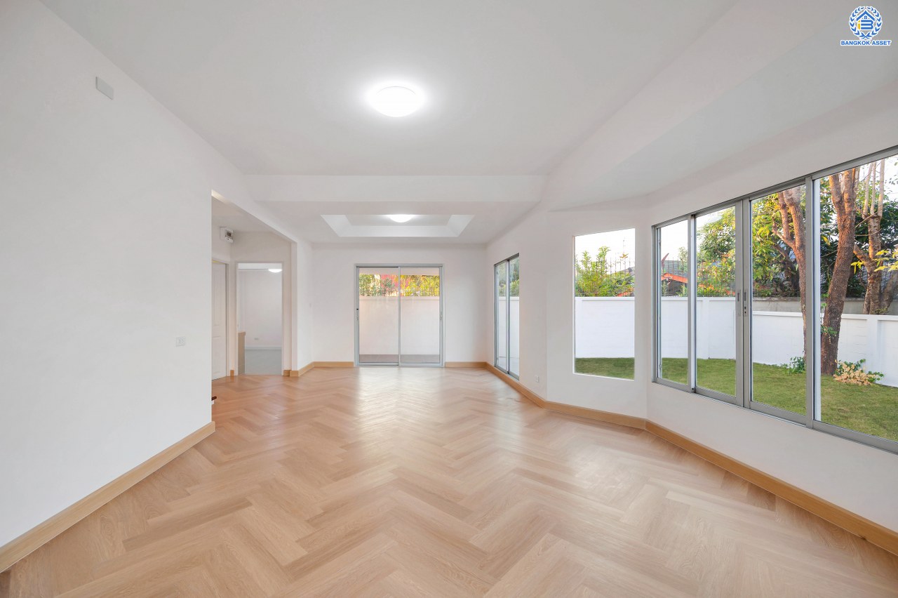 บ้านมือสองตกแต่งใหม่ โครงการ พฤกษ์ลดา พุทธสาคร หลังมุม เนื้อที่ 64 ตร.ว. ฟังก์ชัน 3 ห้องนอน 2 ห้องน้ำ 2 ที่จอดรถ สภาพแวดล้อมโครงการร่มรื่น บนทำเลเดินทางสะดวก ติดถนนพุทธสาคร เชื่อมต่อถนนเพชรเกษม ถนนพุทธมณฑลสาย4 ถนนบรมราชชนนี ใกล้รถไฟฟ้าสายสีน้ำเงิน "สถานีหลักสอง"